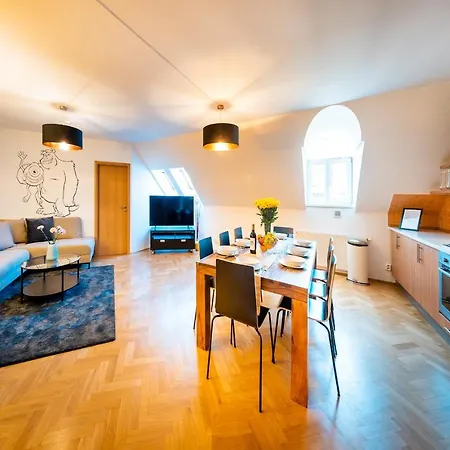 Klimentska Cartoon Apartments Prague Exterior photo